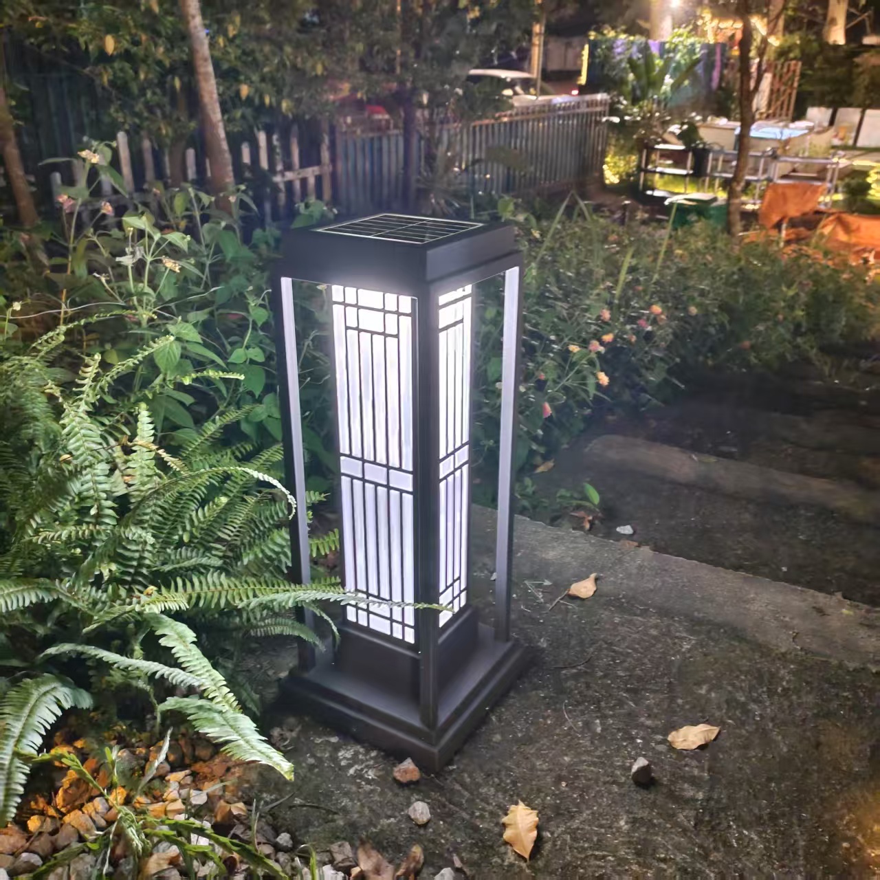 户外太阳能草坪灯