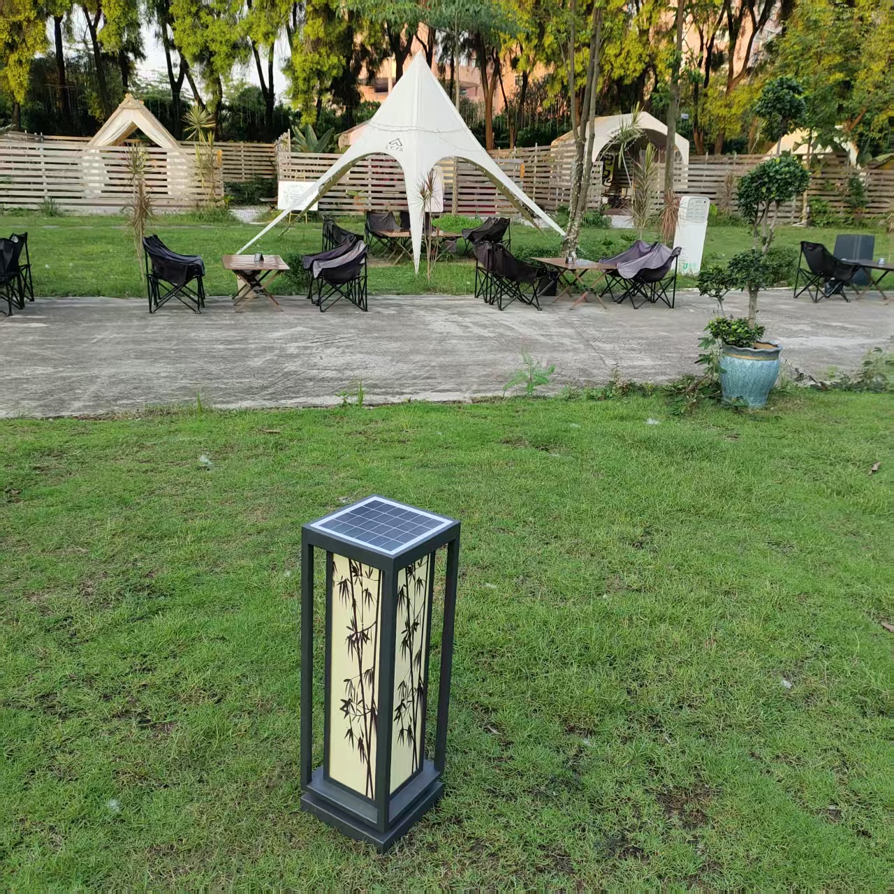 户外太阳能草坪灯