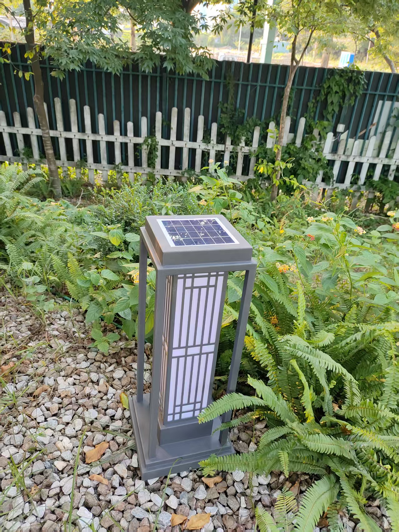 户外太阳能草坪灯