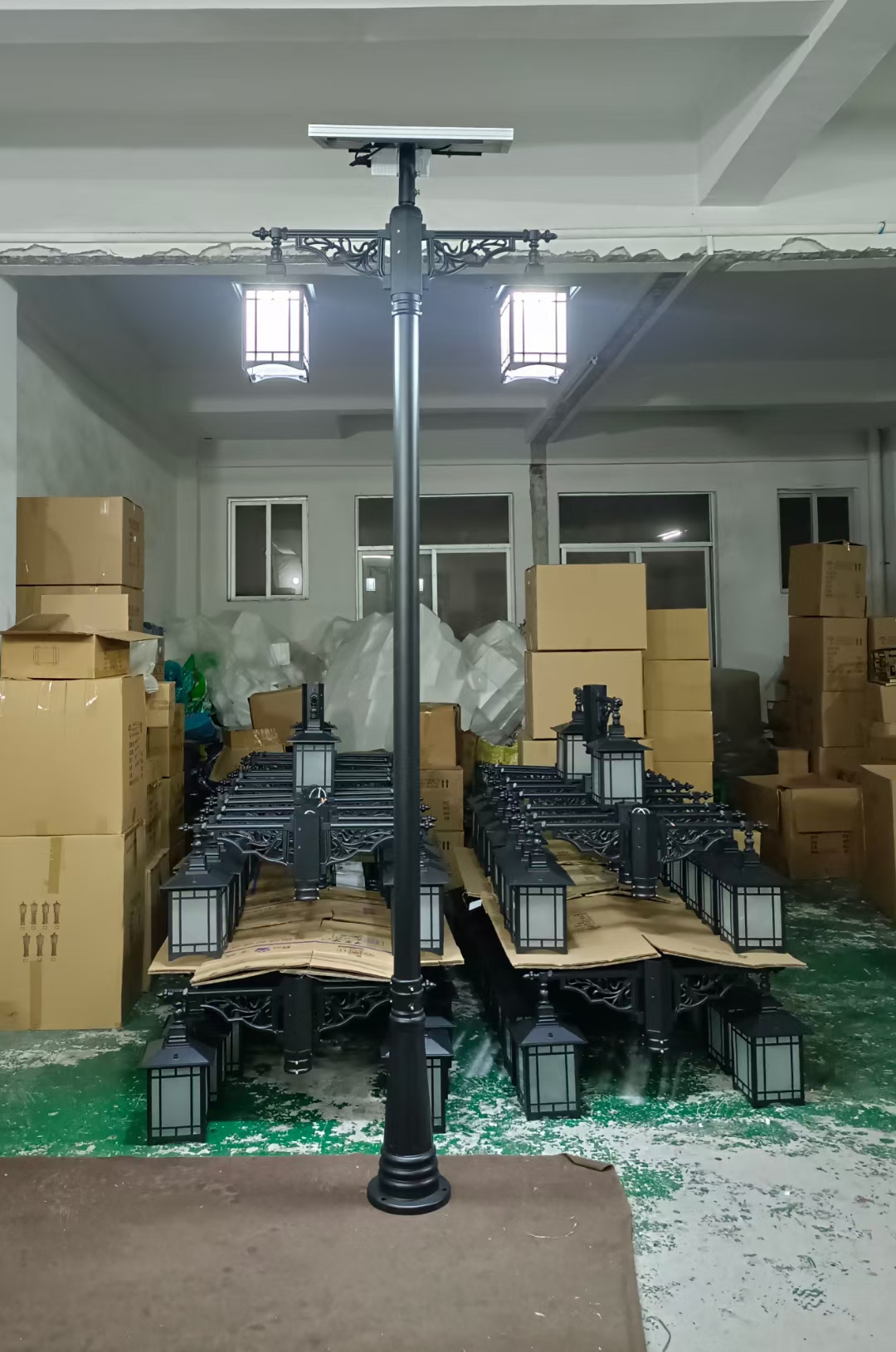 户外太阳能庭院灯，LED庭院灯，欧式户外太阳能庭院灯