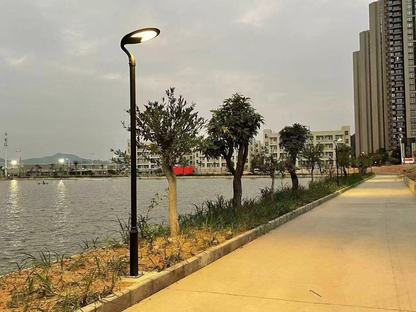 户外太阳能庭院灯，太阳能景观灯